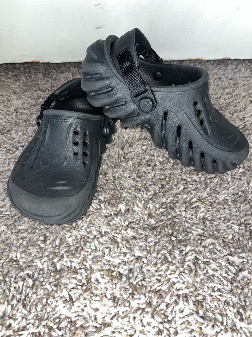 Crocs Echo Clogs - Picture 2 of 9